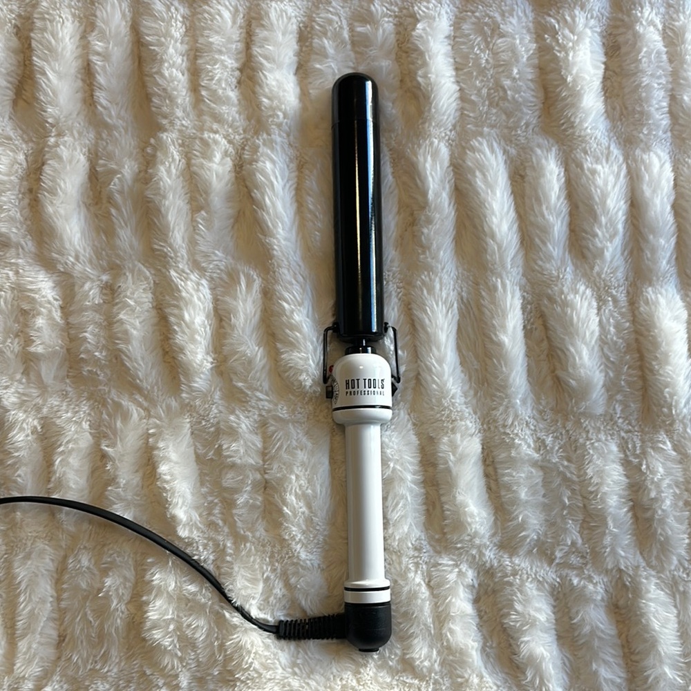 Hot Tools Professional Curling Iron - Black and White